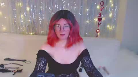 Snapshot of darkheto chatting on 01/09/25, 05:34 Kelly online show from 01/09/25, 05:34