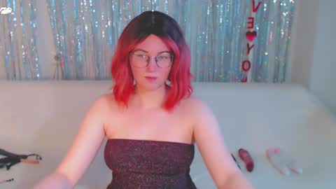 Snapshot of darkheto chatting on 02/09/25, 05:40 Kelly online show from 02/09/25, 05:40