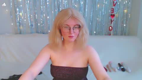 Snapshot of darkheto chatting on 03/09/25, 09:13 Kelly online show from 03/09/25, 09:13