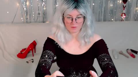 Snapshot of darkheto chatting on 09/14/25, 06:23 Kelly online show from 09/14/25, 06:23