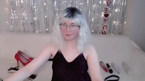 Snapshot of darkheto chatting on 10/12/25, 05:50 Kelly online show from 10/12/25, 05:50