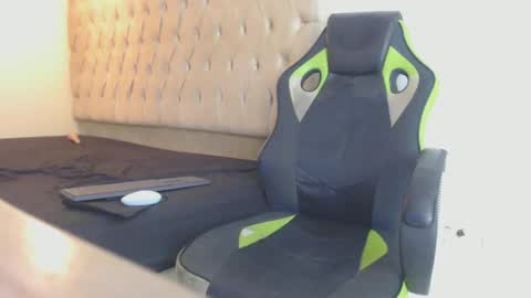 darkknightx01 online show from 10/27/25, 12:58