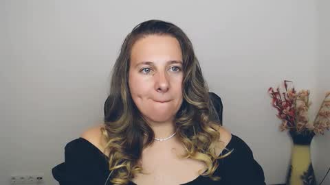 Anna online show from 09/13/25, 09:03