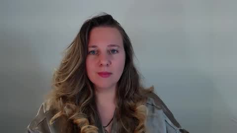 Anna online show from 09/20/25, 10:55