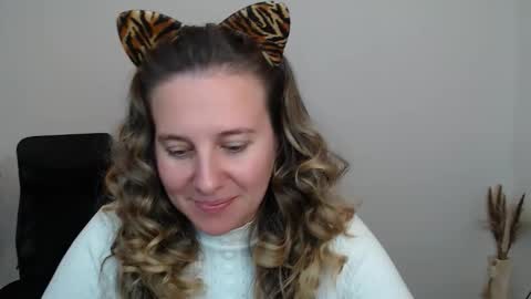 Anna online show from 10/14/25, 03:35