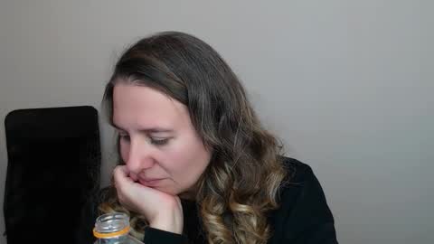 Anna online show from 10/20/25, 04:51