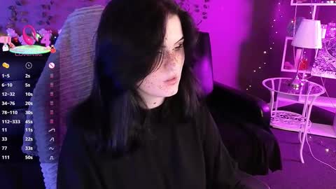 Snapshot of darksh1ne chatting on 10/01/25, 08:37 Shine online show from 10/01/25, 08:37