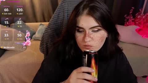 Snapshot of darksh1ne chatting on 02/11/26, 08:14 Shine online show from 02/11/26, 08:14