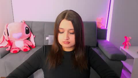 Snapshot of darksidelove_ chatting on 05/04/26, 06:15 Amelie online show from 05/04/26, 06:15