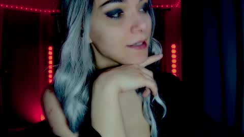 Snapshot of darkskullmistress chatting on 04/23/26, 02:46 roseredgoddess online show from 04/23/26, 02:46