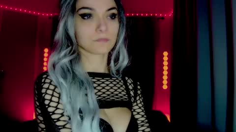 Snapshot of darkskullmistress chatting on 05/02/26, 04:06 roseredgoddess online show from 05/02/26, 04:06