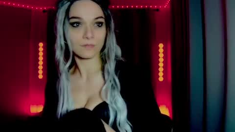 Snapshot of darkskullmistress chatting on 06/11/26, 01:27 roseredgoddess online show from 06/11/26, 01:27