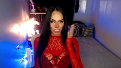 Snapshot of darksoul_mistress chatting on 07/11/26, 08:39 HAPPY BIRTHDAY MISTRESS MADRIANA online show from 07/11/26, 08:39