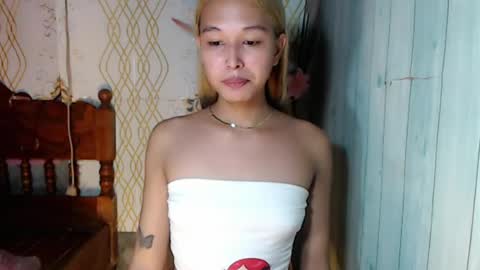 Snapshot of darling_sweetheartxx chatting on 07/04/26, 01:17 YOUR ATHENA online show from 07/04/26, 01:17
