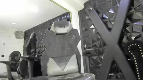 Snapshot of darlingbdsm_ chatting on 06/14/26, 01:13 Darling online show from 06/14/26, 01:13