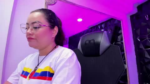 Snapshot of darlingbdsm_ chatting on 07/07/26, 01:37 Darling online show from 07/07/26, 01:37