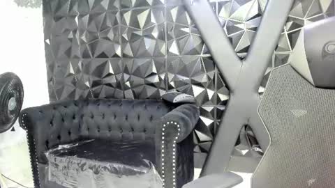 Snapshot of darlingbdsm_ chatting on 07/12/26, 01:02 Darling online show from 07/12/26, 01:02