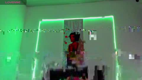 Darlyhooper online show from 04/16/26, 09:39