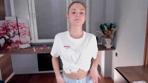 Lucy online show from 05/04/26, 07:10