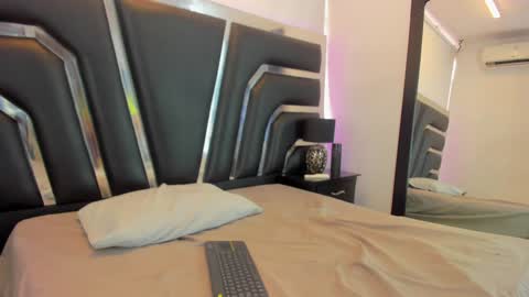 Snapshot of dashafoxxx chatting on 12/30/24, 05:55 Dasha Foxxx online show from 12/30/24, 05:55