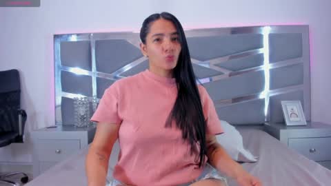 Snapshot of dashafoxxx chatting on 01/22/25, 12:38 Dasha Foxxx online show from 01/22/25, 12:38