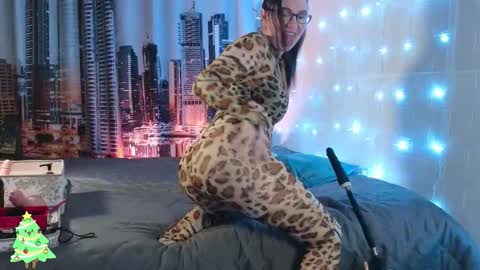 DashaHart online show from 12/13/25, 07:53