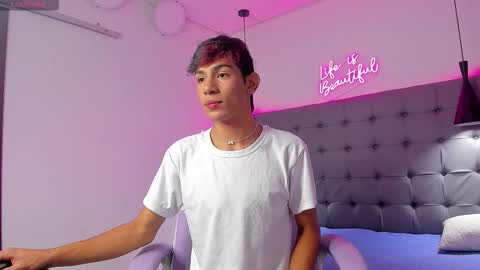 angel online show from 12/03/25, 12:25