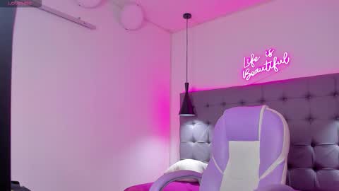 angel online show from 12/05/25, 01:31