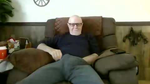 Snapshot of dave571960 chatting on 04/24/26, 11:23 dave571960 online show from 04/24/26, 11:23