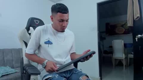 Snapshot of dave_skinnycum420 chatting on 09/29/25, 02:16 dave online show from 09/29/25, 02:16