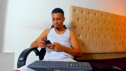 Snapshot of dave_skinnycum420 chatting on 10/19/25, 06:14 dave online show from 10/19/25, 06:14