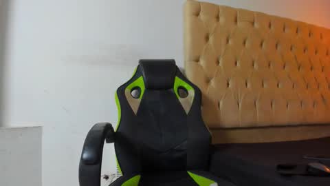 Snapshot of dave_skinnycum420 chatting on 10/21/25, 06:58 dave online show from 10/21/25, 06:58