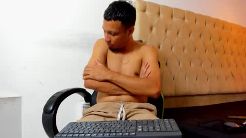 Snapshot of dave_skinnycum420 chatting on 10/29/25, 07:10 dave online show from 10/29/25, 07:10