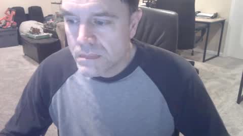 Snapshot of daved14u chatting on 01/27/25, 06:52 daved14u online show from 01/27/25, 06:52