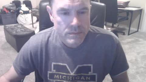 Snapshot of daved14u chatting on 09/30/25, 05:23 daved14u online show from 09/30/25, 05:23