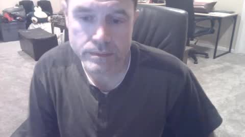 Snapshot of daved14u chatting on 10/14/25, 05:30 daved14u online show from 10/14/25, 05:30