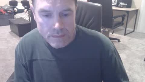 Snapshot of daved14u chatting on 10/25/25, 06:54 daved14u online show from 10/25/25, 06:54