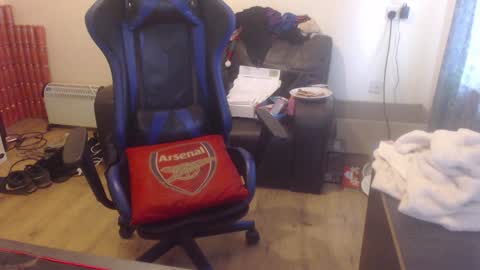 dave online show from 02/07/25, 10:40