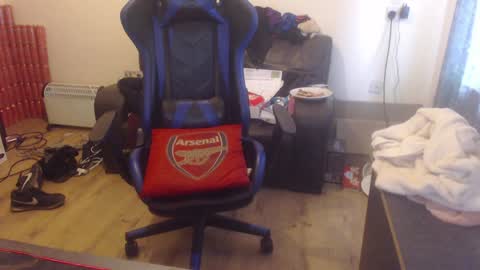 dave online show from 02/08/25, 09:46