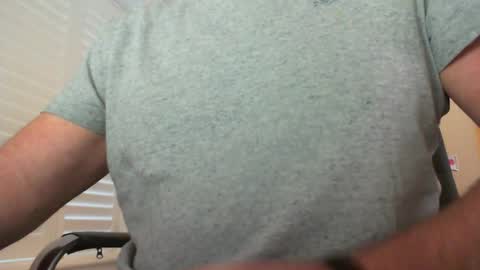 davesu12345 online show from 10/22/25, 06:35