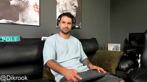 Snapshot of davevilboy chatting on 12/02/24, 01:57 Daves online show from 12/02/24, 01:57