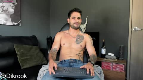 Snapshot of davevilboy chatting on 01/20/25, 03:28 Daves online show from 01/20/25, 03:28