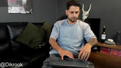 Snapshot of davevilboy chatting on 01/29/25, 12:24 Daves online show from 01/29/25, 12:24