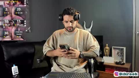 Snapshot of davevilboy chatting on 02/18/25, 11:11 Daves online show from 02/18/25, 11:11