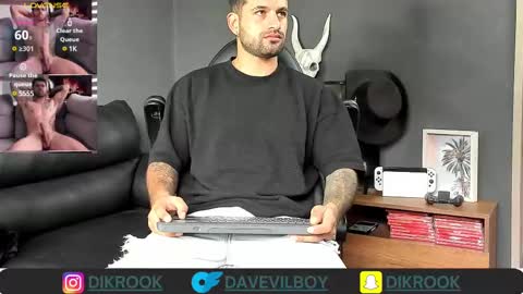 Snapshot of davevilboy chatting on 03/12/25, 12:15 Daves online show from 03/12/25, 12:15