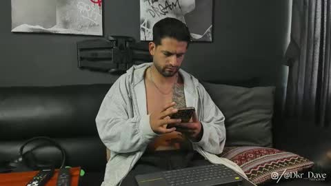 Snapshot of davevilboy chatting on 10/30/25, 12:39 Daves online show from 10/30/25, 12:39