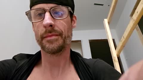 Snapshot of david1982yesyes chatting on 05/13/26, 02:53 david1982yesyes online show from 05/13/26, 02:53