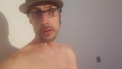 Snapshot of david1982yesyes chatting on 05/23/26, 12:38 david1982yesyes online show from 05/23/26, 12:38