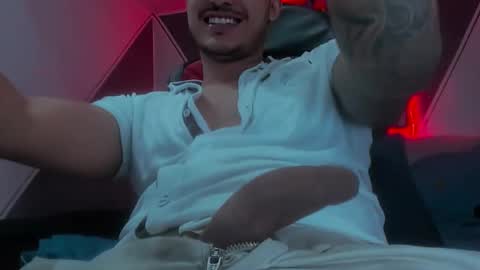 Snapshot of david__ox chatting on 02/14/26, 09:44 david__ox online show from 02/14/26, 09:44