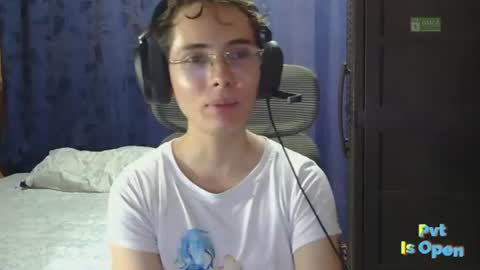 Snapshot of david_colombian chatting on 06/30/26, 05:25 ProgrammerBoy online show from 06/30/26, 05:25